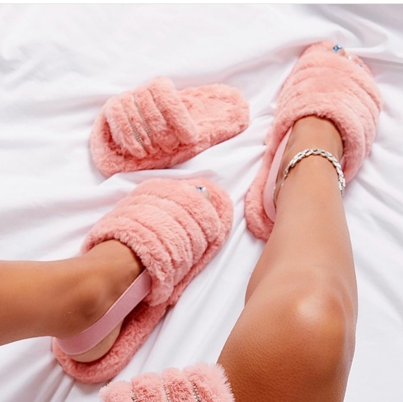 🚨LAST CHANCE// Fur slippers - Picture 2 of 8